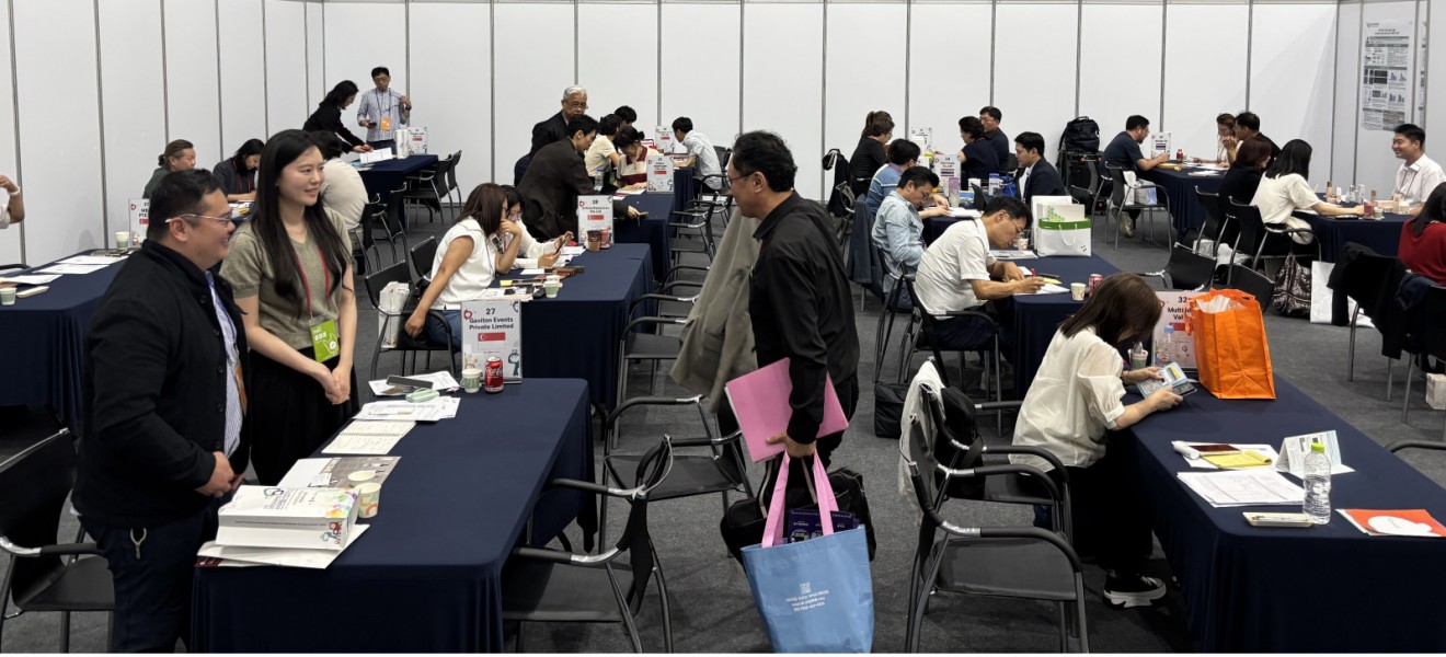 2025제천국제한방천연물산업엑스포 산업관 수출상담 열기 후끈