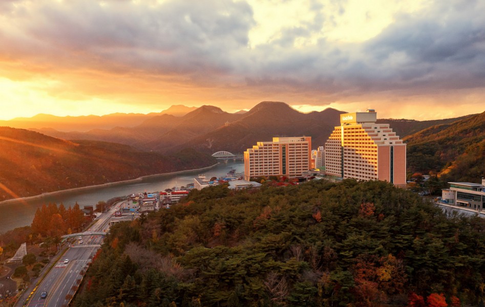 2025 제천국제한방천연물산업엑스포조직위원회, 소노벨단양 리조트와 엑스포 성공개최 위한 업무협약 체결